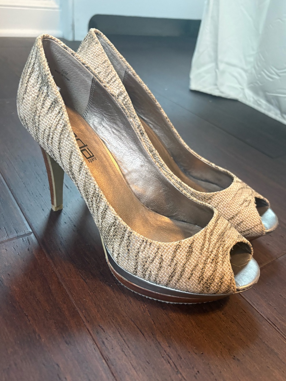 Moda Spana Beige Tweed Peep-Toe High Heels